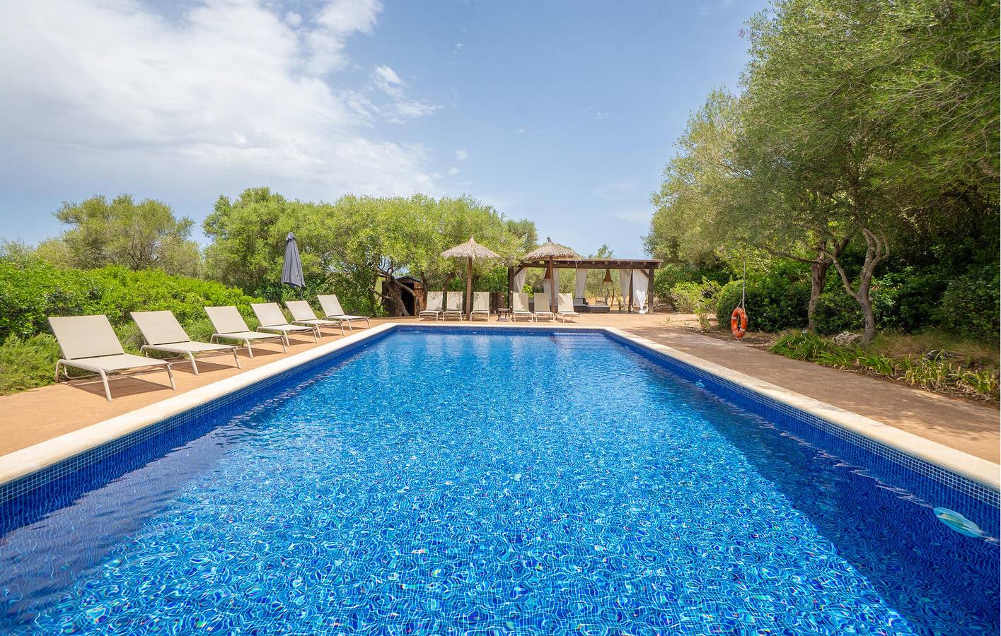 Luxe Apartment with Terrace, Pool, Grill & WiFi in Manacor, East Majorca