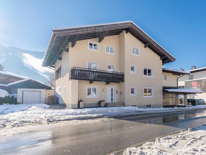 Ferienwohnung für 8 Personen, mit Balkon in Brixen im Thale