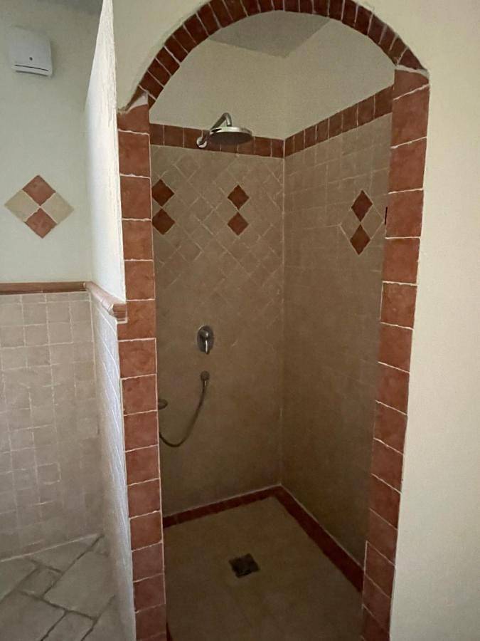 Gîte pour 4 personnes, avec piscine ainsi que terrasse et jardin à Mollégès - 4