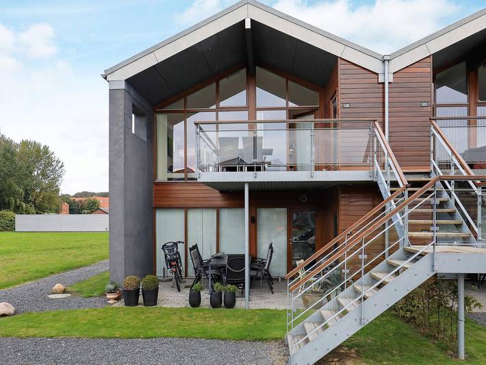 Ferielejlighed for 4 personer, med Balkon og Terrasse i Bogense