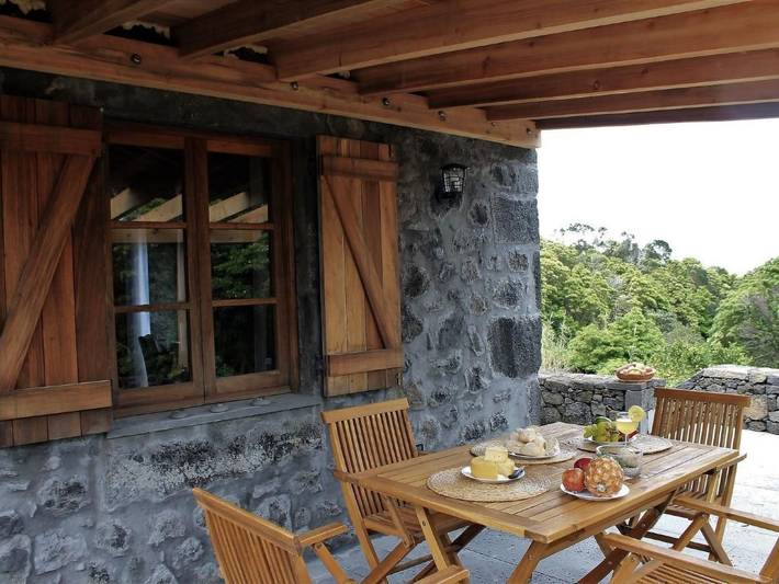 Casa de férias para 5 pessoas, com Varanda e Terraço e ainda Jardim and Vista para o lago na Ilha do Pico