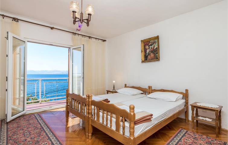 Appartamento intero, Accogliente appartamento con 2 camere da letto e terrazza, a 600 m dalla spiaggia e con parcheggio gratuito in Sveti Juraj, Velebit Nature Park