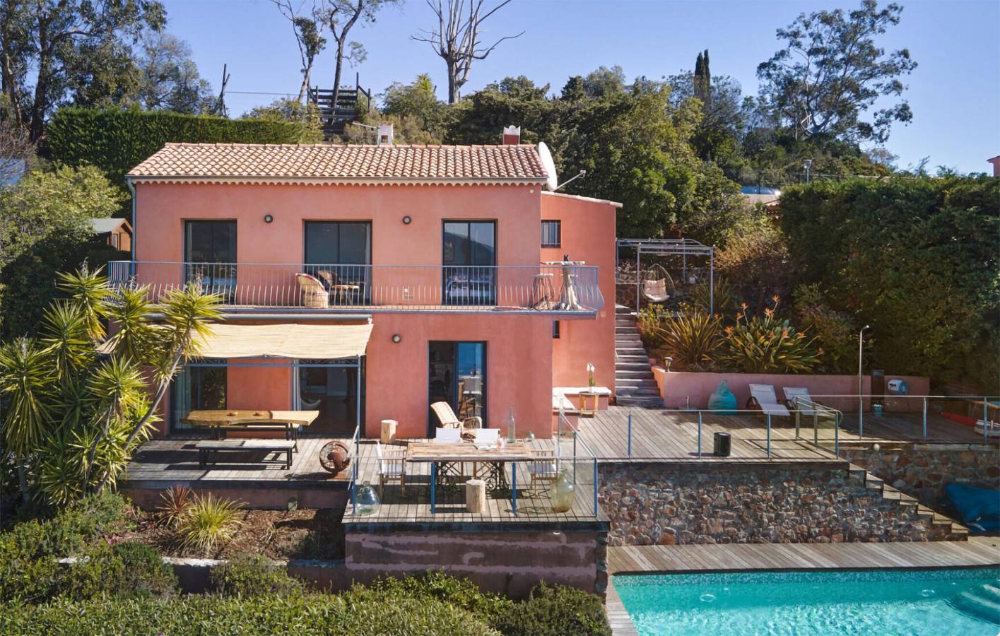 Apartamento con vistas al mar, piscina y terraza, a 2 km de la playa in Théoule-sur-Mer, Massif de l'Esterel