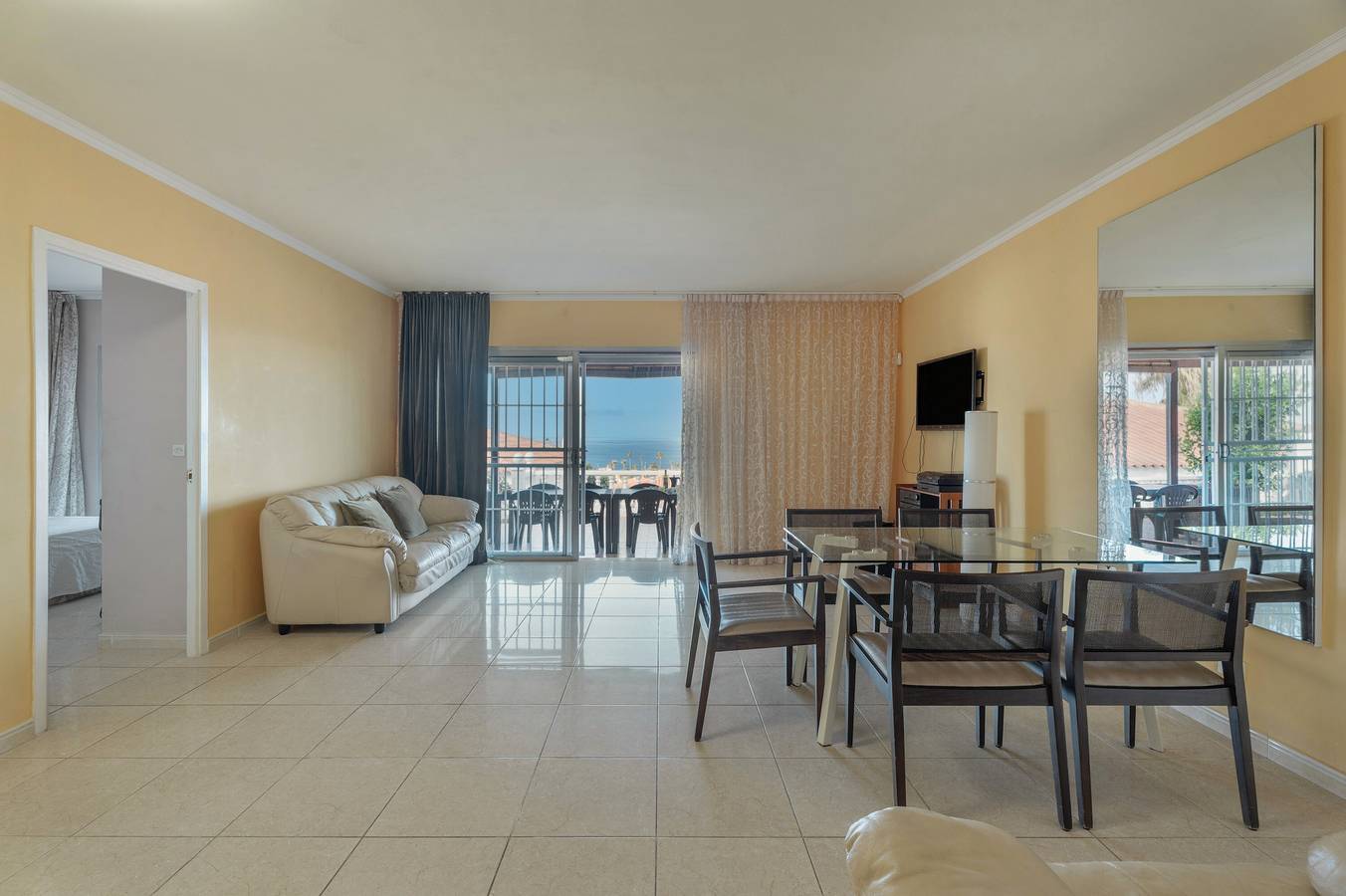 Villa de vacaciones 'Callao Salvaje' con vistas al mar, Wi-Fi y aire acondicionado in Sueño Azul, Adeje