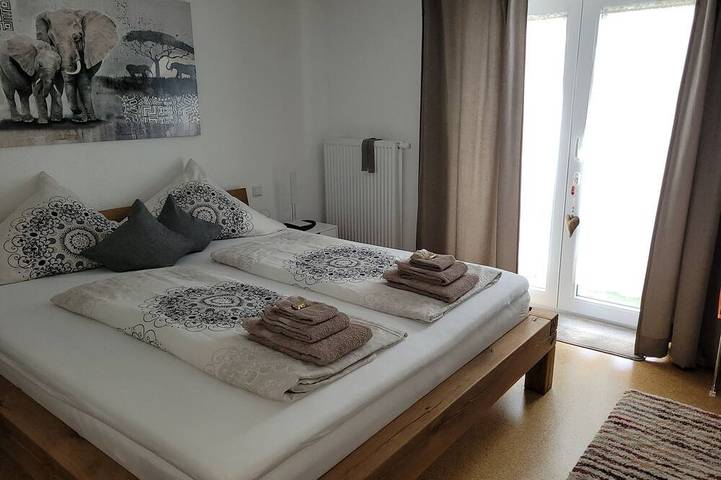 Ferienwohnung für 5 Personen, mit Whirlpool und Terrasse sowie Garten in Unterallgäu