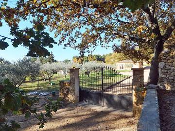 Gîte pour 4 personnes, avec jardin et terrasse à Saint-Cannat