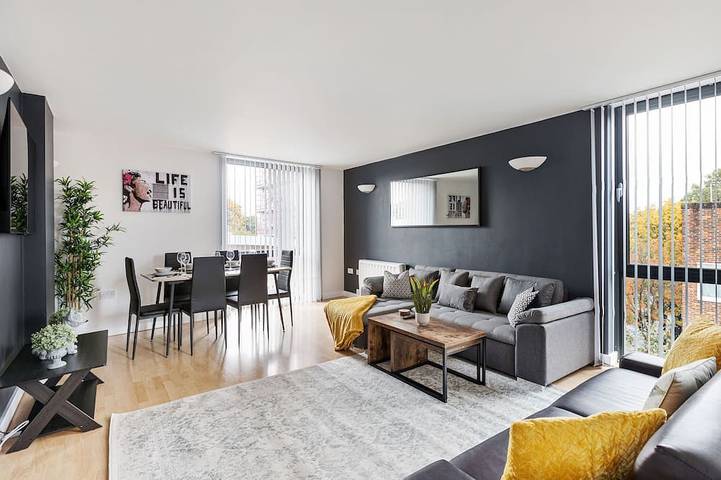 Lodge for 6 people, with balcony in London