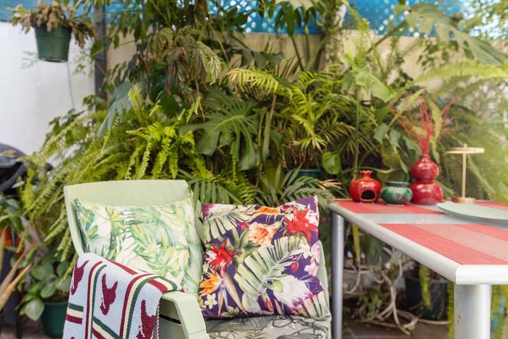 Relaxing Suite in Estrela with Shared Terrace and Wi-Fi in Lapa, Lisbon