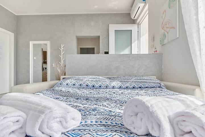 Ganze Wohnung, Minerva Holidayhome - Mimosa Wohnung in Manerba del Garda, Gardasee-Berge