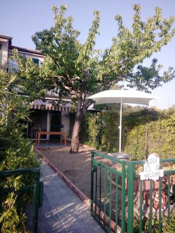 Gîte pour 4 personnes, avec jardin à Leivi