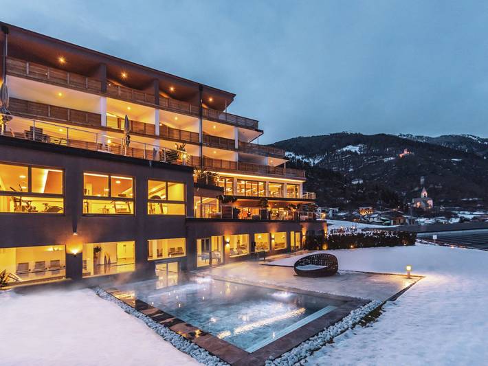 Hotel für 4 Personen, mit Garten und Balkon sowie Whirlpool im Vinschgau