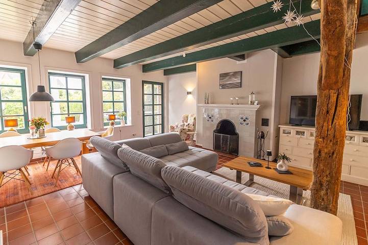 Ferienwohnung für 4 Personen, mit Garten und Terrasse in Loquard