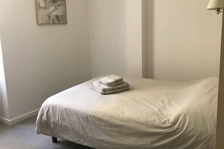 Ganze Wohnung, F3 Renoviert Klimatisiert Stadtzentrum Angelhafenansicht in La Côte Vermeille, Port-Vendres