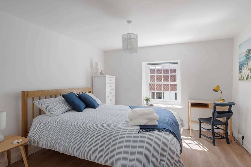 Serene Cottage Nr the Waterfront, Topsham in Crealy Adventure Park, Devon
