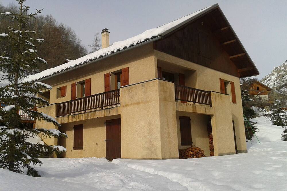 Ganze Wohnung, Bel Appartement Rénové Dans Chalet, Très Spacieux 120 m2, Confortable ,convivial in Villars-Colmars, Castellane und Umgebung