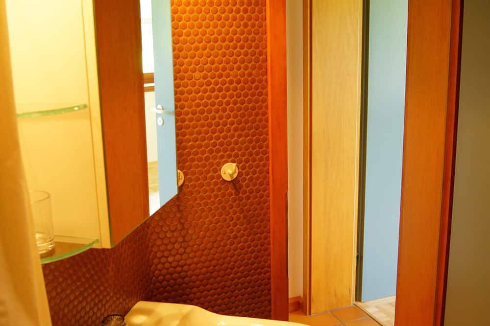 Ganze Wohnung, Maritimes Flair mit Wiesenblick in ruhiger Umgebung in Kieler Förde, Strande