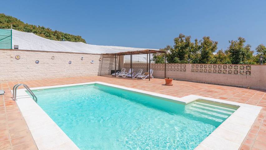 Finca für 4 Personen, mit Pool und Balkon/Terrasse in Torrox - 2