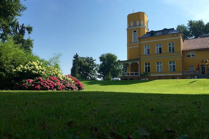 Schloss für 22 Personen, mit Whirlpool und Garten sowie Sauna
