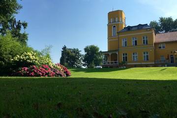 Schloss für 22 Personen, mit Whirlpool und Sauna sowie Garten in Friedland