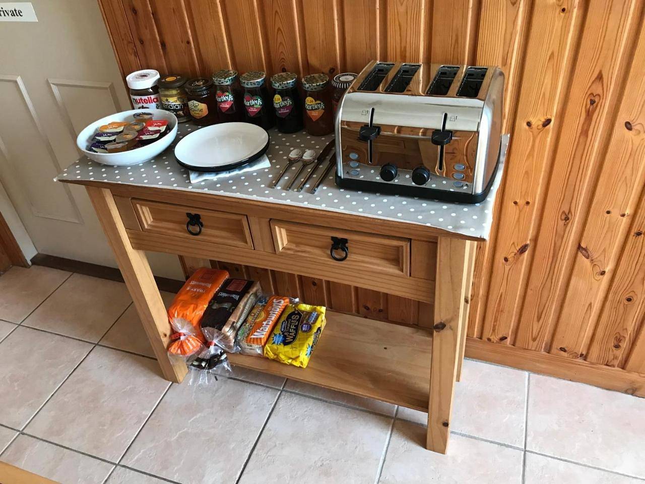 Double Room with Private Bathroom in Highlands