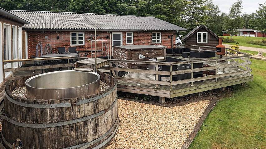 Ferienhaus für 18 Personen, mit Sauna und Terrasse sowie Whirlpool in Astrup Vig - 2