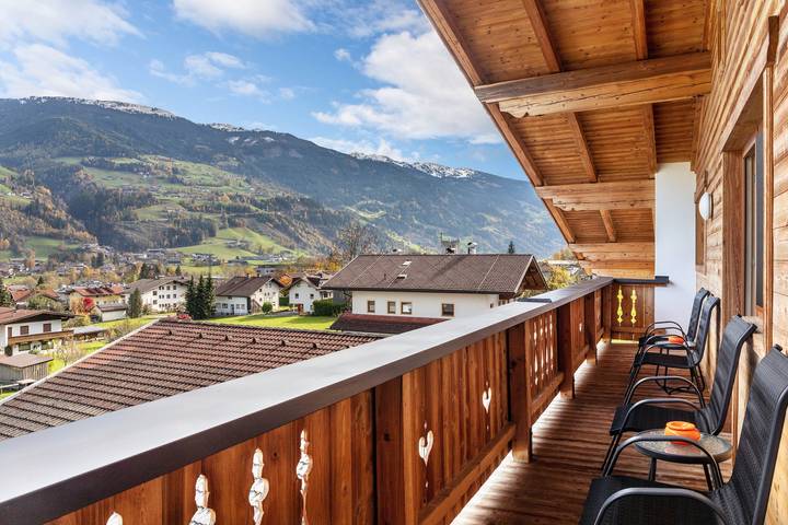 Ganze Wohnung, Appartement Catrin - Skigebiet Hochzillertal/Hochfügen - mit Sauna, E-Ladestation,  Bergblick in Tuxer Alpen, Ried im Zillertal