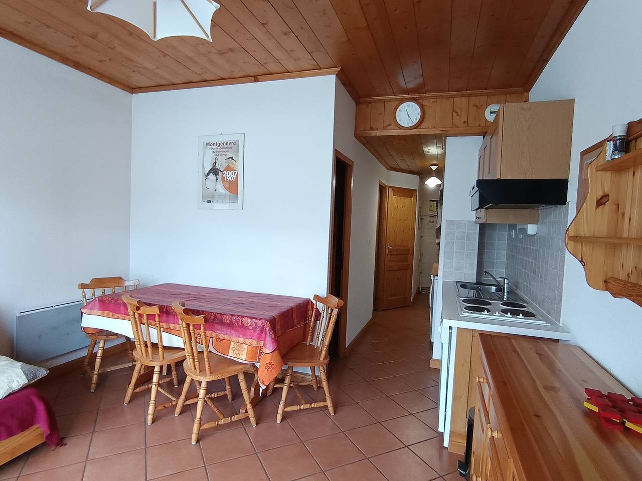Appartement entier, Proche des pistes ! Appartement 6 pers avec parking, animaux acceptés in Montgenèvre, Région de Briançon