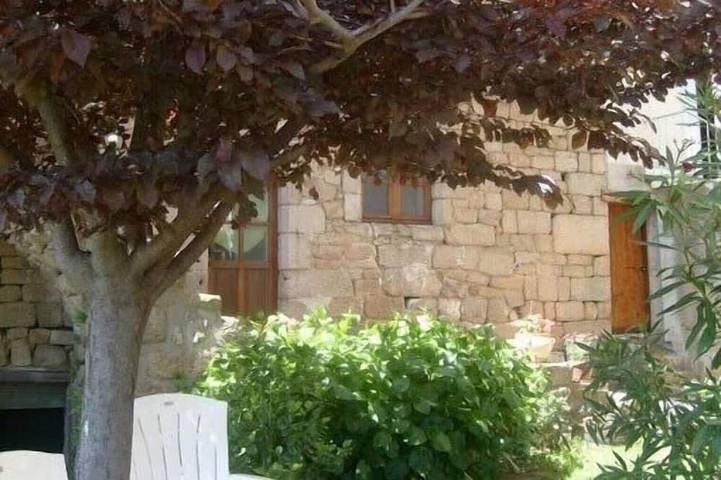 Gîte pour 2 personnes, avec Jardin à Chirols