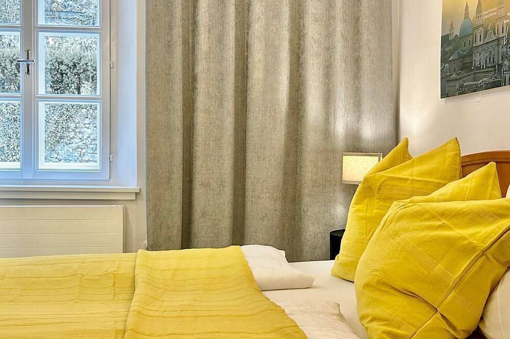 Economy Doppelzimmer (Straße) - Krone 1512, Hotel in Salzburg, DMO Demo Region_1