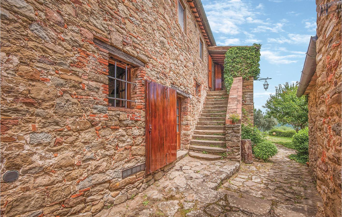 Apt au bord de la rivière avec parking, foyer et piscine in Bucine (Gemeinde), Chianti