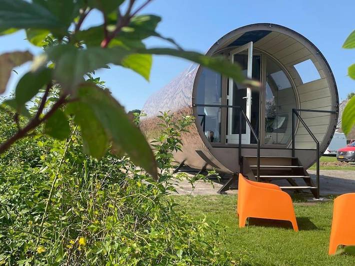 Ferienhaus für 2 Personen, mit Balkon und Terrasse sowie Garten und Ausblick in Wanneperveen