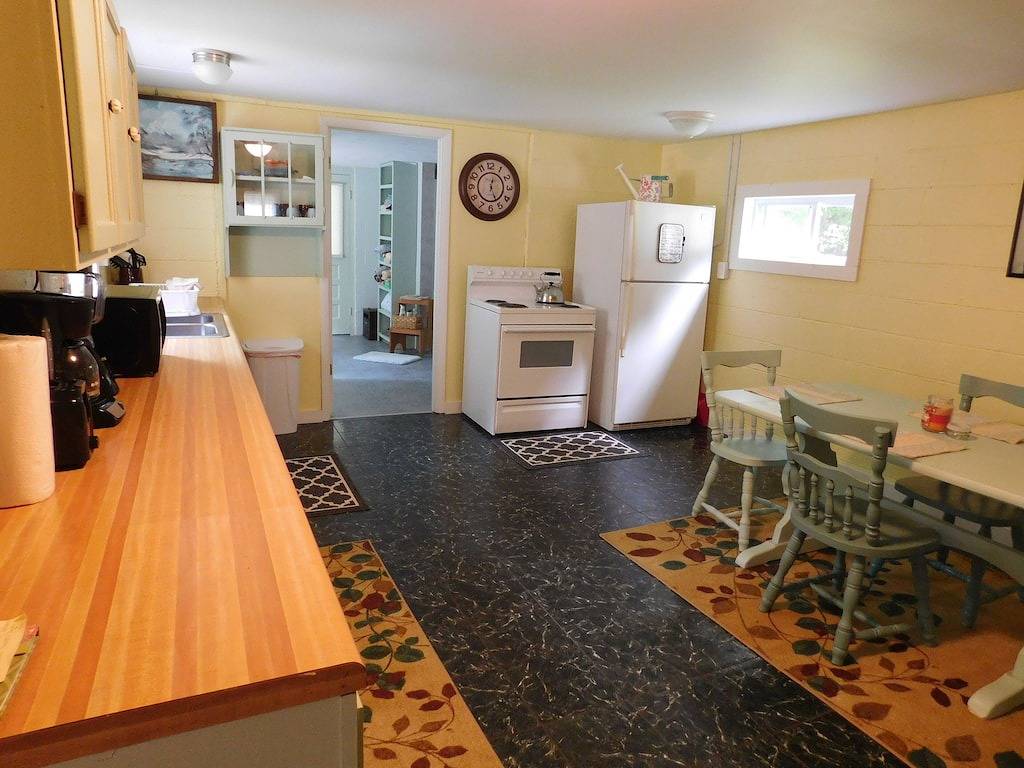 Privat, Gemütliches Ferienhaus schmiegt sich an Peter Berg. in Blue Ridge Mountains