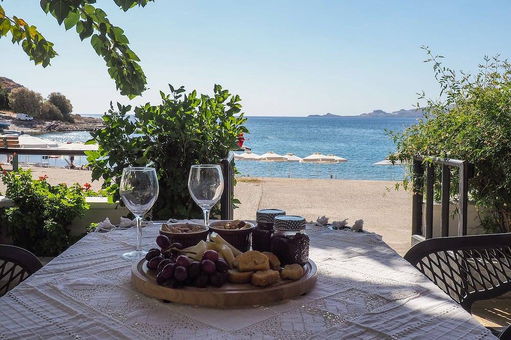 Haraki beach house. Beautiful, family-friendly, perfect for relaxing holiday in Charaki, Rhodes