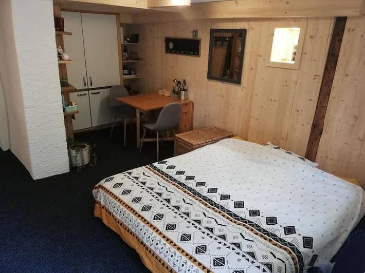 Gîte pour 2 personnes, avec Terrasse ainsi que Jardin et Vue à Fully