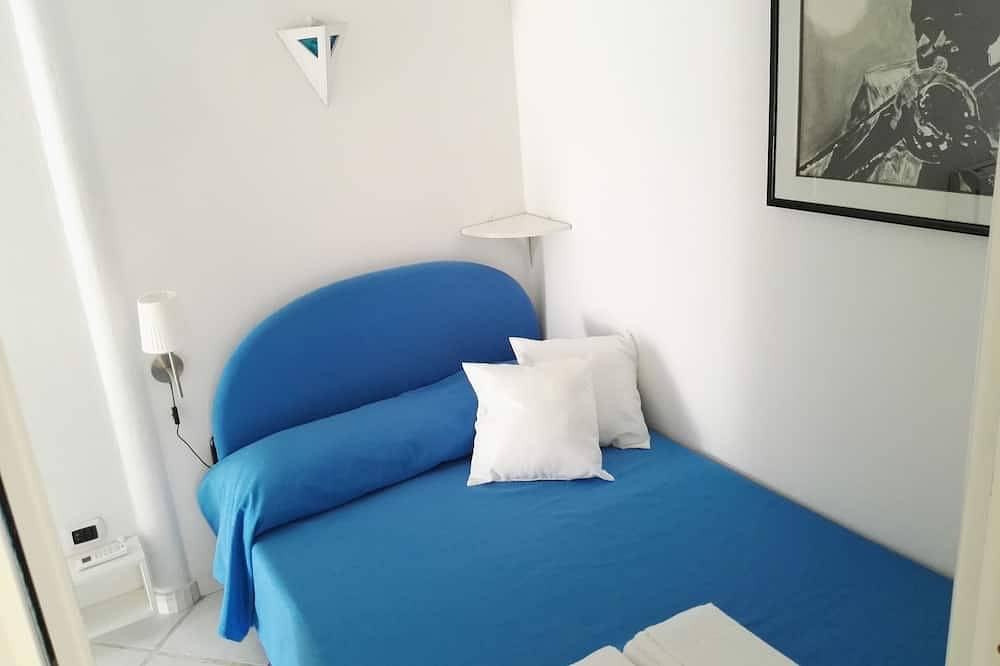 Entire apartment, The small castle of the Moors, swimming pool, access to sea, lift, parking lot in Amalfi Coast