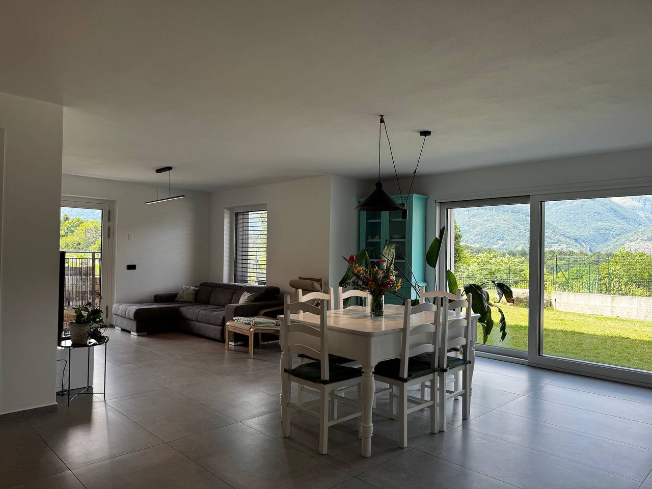 Ganze Wohnung, Ferienwohnung 'Tommaso' in der Villa Flaminia in Colico mit Garten und Grill in Colico, Orobie Alpen West