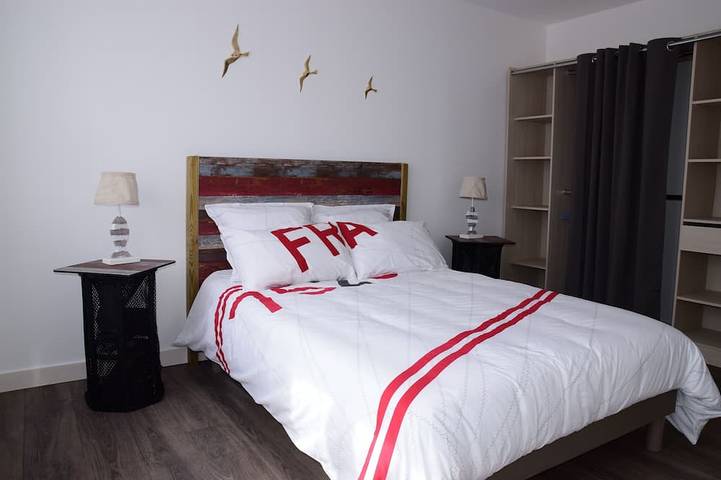 Gîte pour 4 personnes, avec jardin dans Plage Lehan - 3