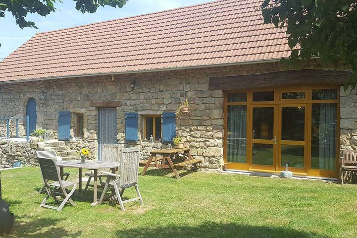 Gîte pour 6 personnes, avec jardin, animaux acceptés à Donzy-le-National