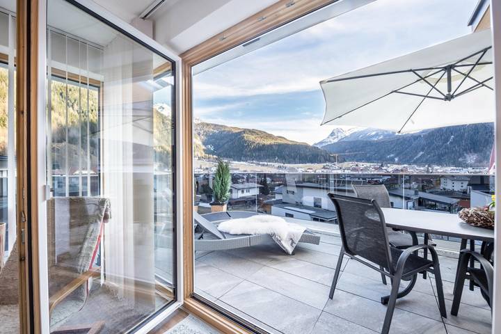 Ganze Wohnung, Ferienwohnung 'Apart Schranz' mit Bergblick, Garten, Terrasse & Wlan in Stubaier Alpen, Umhausen