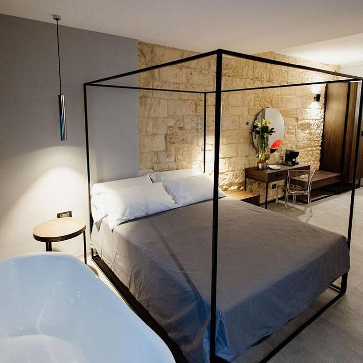 Location de vacances pour 4 personnes, avec jacuzzi ainsi que jardin et piscine à Taranto - 3