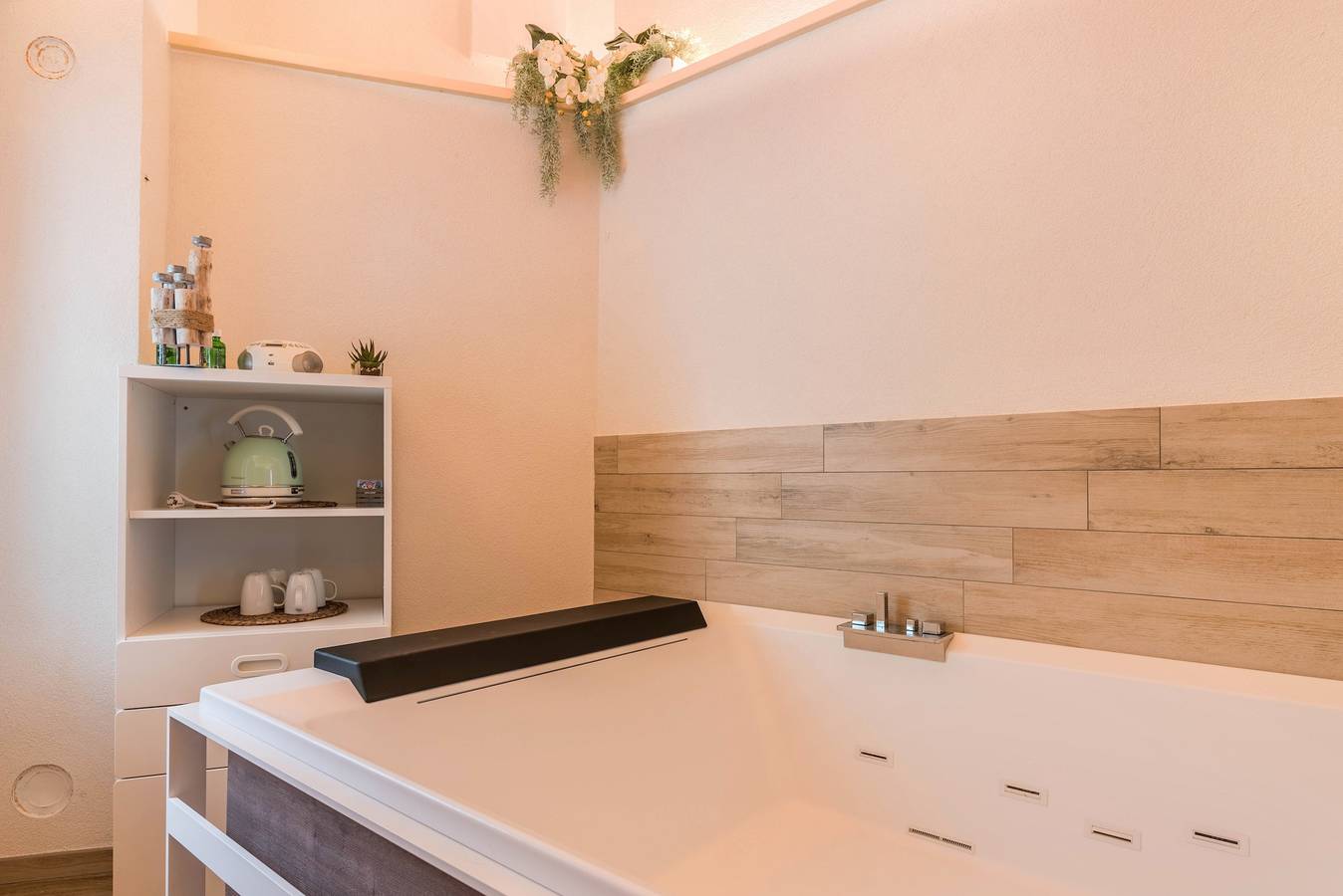 Appartement "Wellness Lodge Edoardo" met uitzicht op het meer en de bergen, bubbelbad & sauna, foto 13
