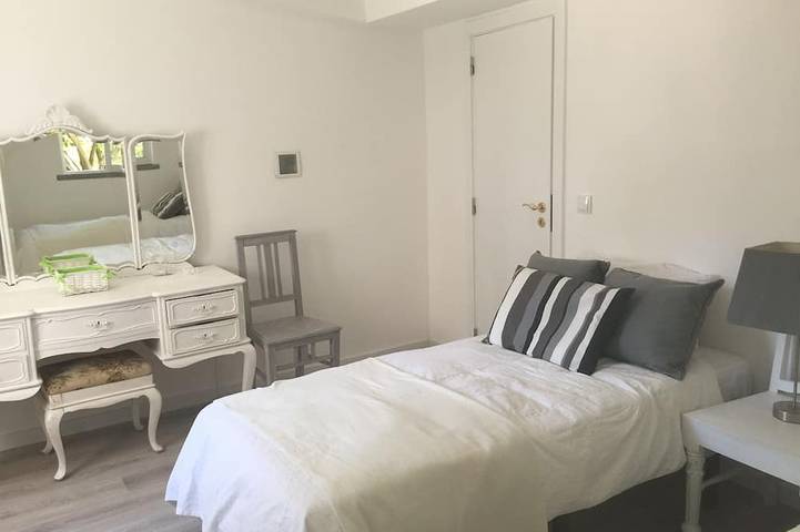 Apartamento De 2 Bdr A 10 Minutos A Pie De La Playa in Cascais e Estoril, Distrito de Lisboa
