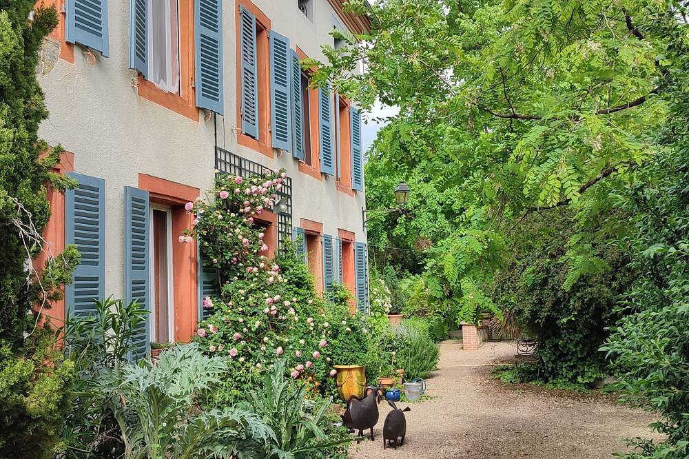 Beautiful house with swimming pool, in Little Tuscany between Albi and Toulouse in Ambres (Tarn), Región de Castres