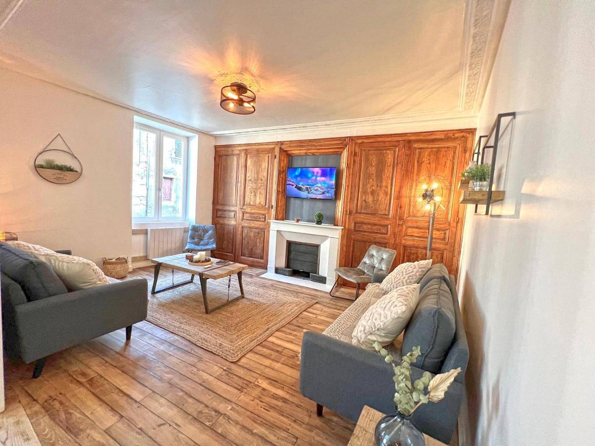 Gîte cosy avec Jacuzzi classé 3 étoiles in Poncin, Nantua