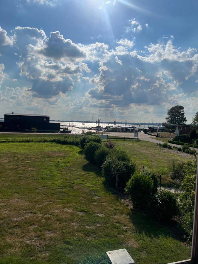 Ferienwohnung für 4 Personen, mit Garten und Ausblick in Lembruch