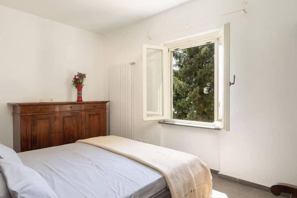 Lucrecia in Calci, Pisa e dintorni