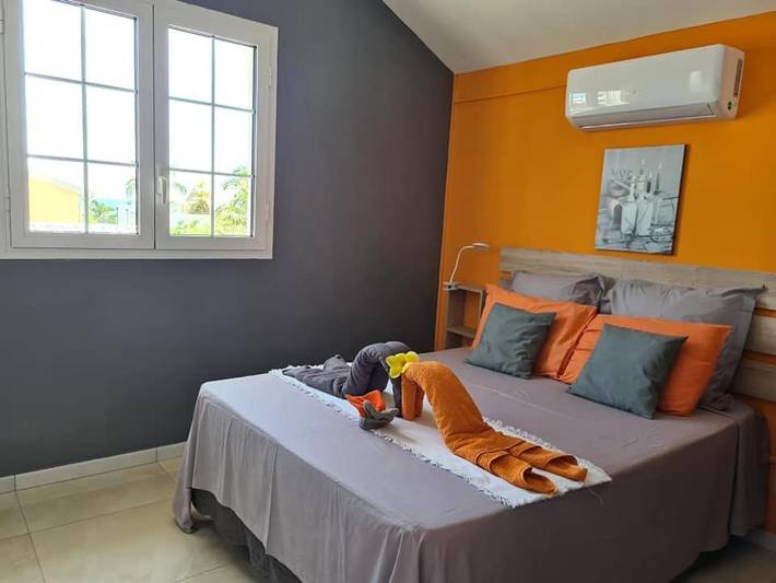 Gîte pour 4 personnes, avec terrasse dans Plage de Trou d'eau - 3