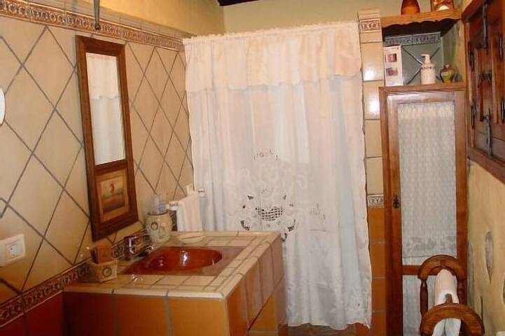 Villa pour 2 personnes, avec jardin ainsi que piscine et terrasse, animaux acceptés à Moya