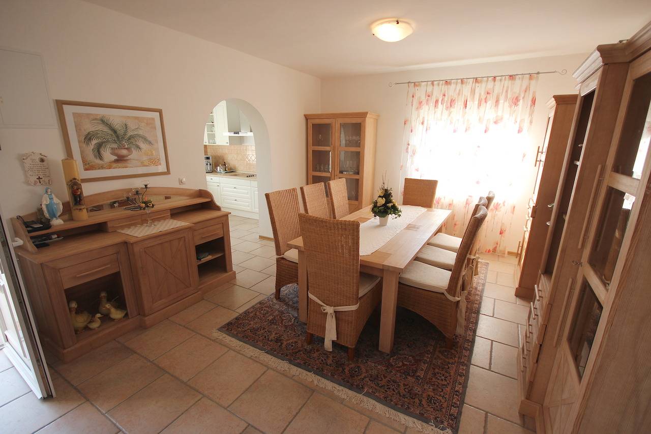 Ganze Wohnung, Apartment Maris mit schönem Meerblick in Ljubac, Zadar