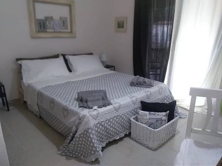 Bed and breakfast per 3 persone, con Balcone e Terrazza nonché Giardino e Panorama a Marina di Camerota
